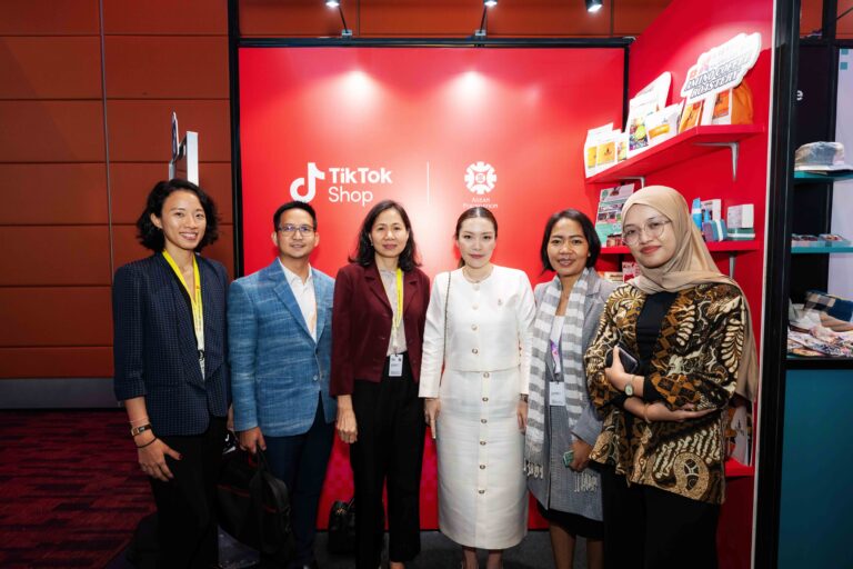 កម្មវិធី ASEAN SOAR Together បង្ហាញពីភាពជោគជ័យផ្នែកឌីជីថលរបស់សហគ្រាសមីក្រូ ខ្នាតតូច និងមធ្យម (MSME) នៅឯកម្មវិធី វិនិយោគអាស៊ាន (ABIS) ឆ្នាំ ២០២៥ 